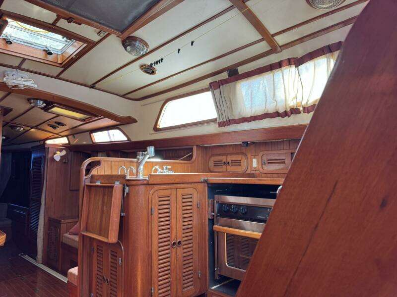 Passport 42ft Tayana Yacht For Sale