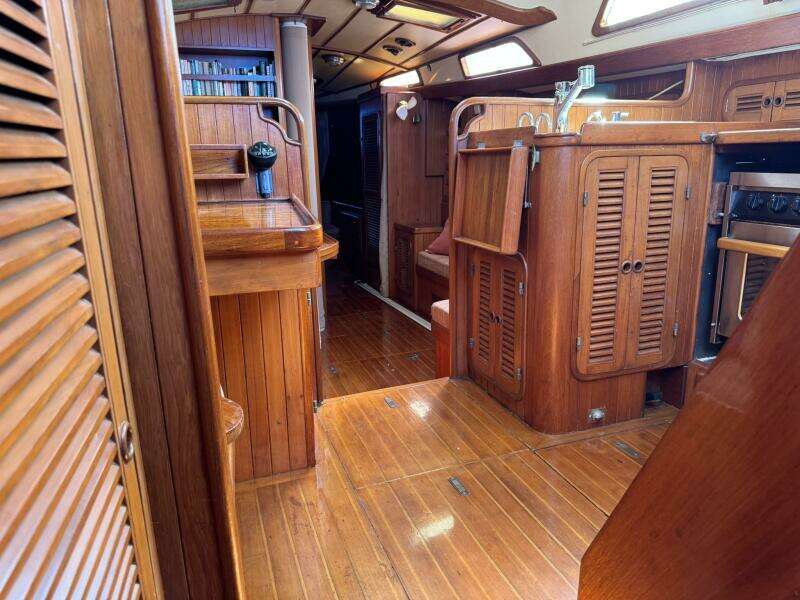 Passport 42ft Tayana Yacht For Sale