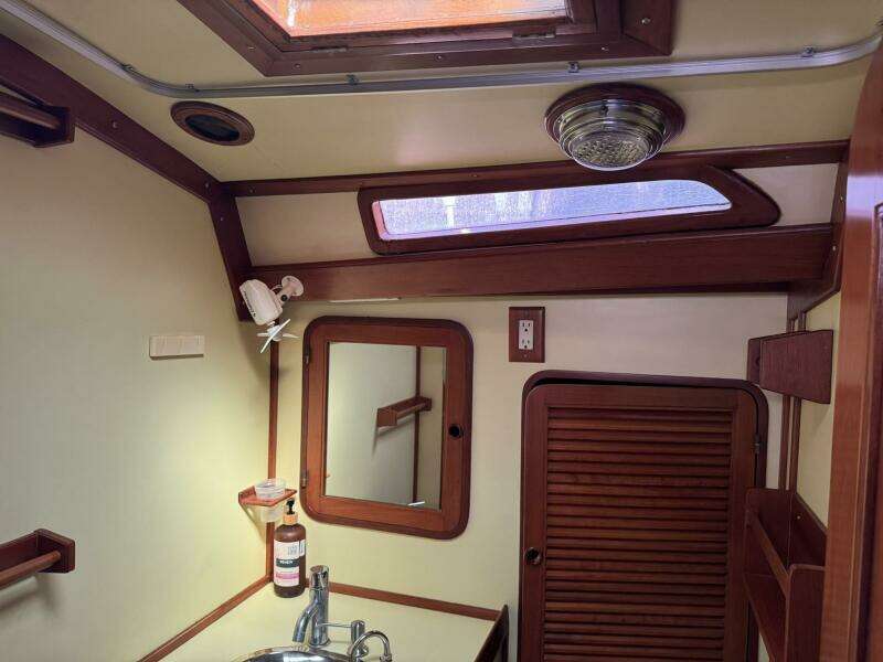 Passport 42ft Tayana Yacht For Sale
