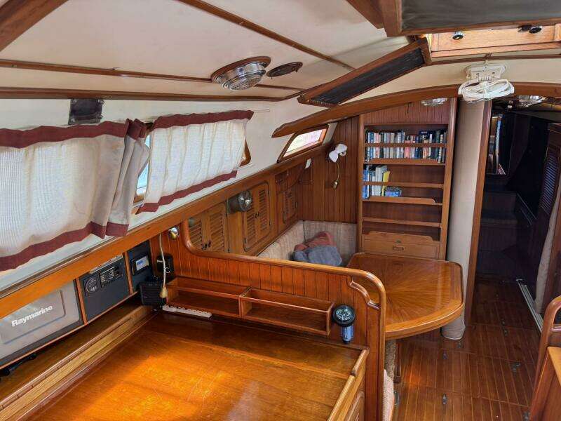 Passport 42ft Tayana Yacht For Sale