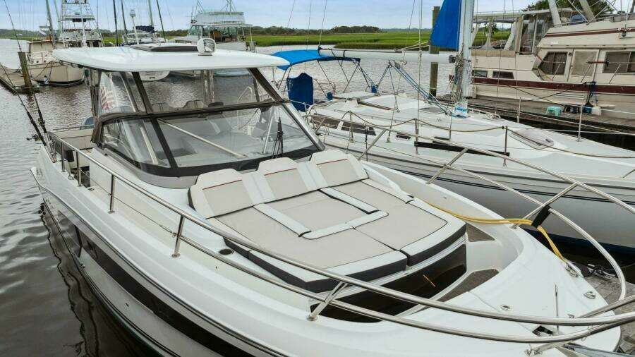 Velocity 35ft Jeanneau Yacht For Sale
