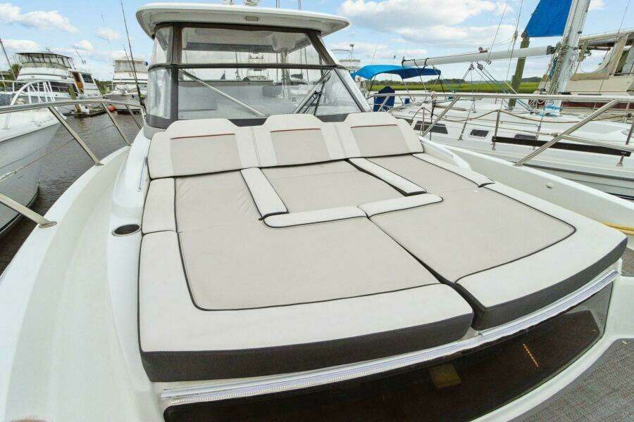 Velocity 35ft Jeanneau Yacht For Sale