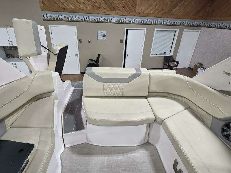 22ft Regal Yacht For Sale