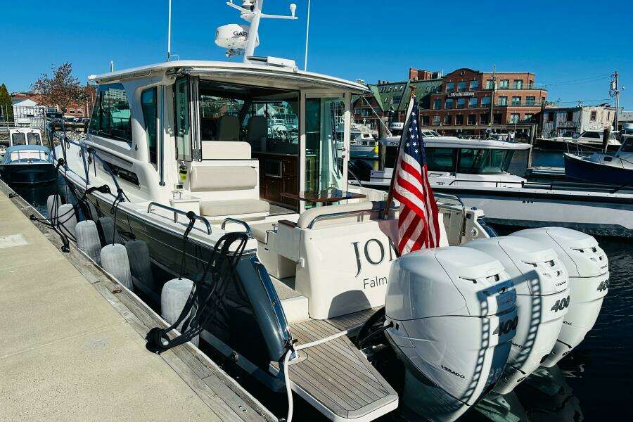JOMO 39ft Back Cove Yacht For Sale