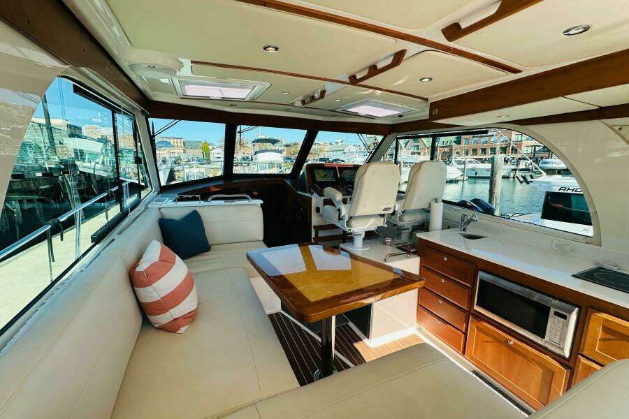 JOMO 39ft Back Cove Yacht For Sale