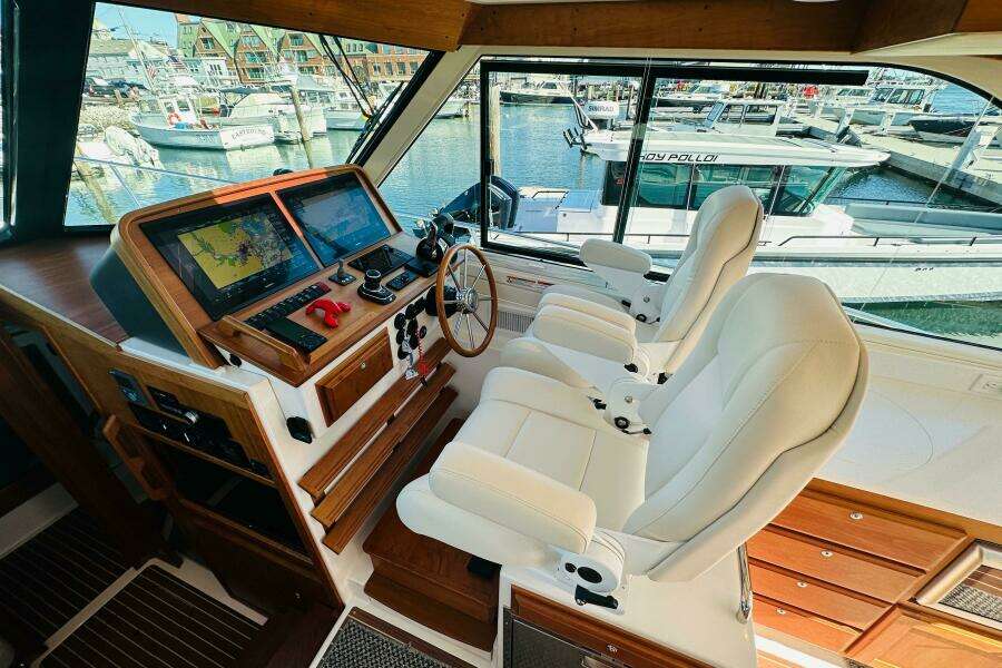 JOMO 39ft Back Cove Yacht For Sale