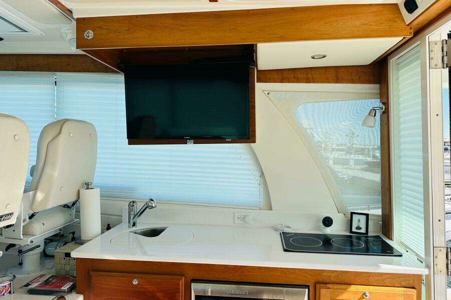 JOMO 39ft Back Cove Yacht For Sale