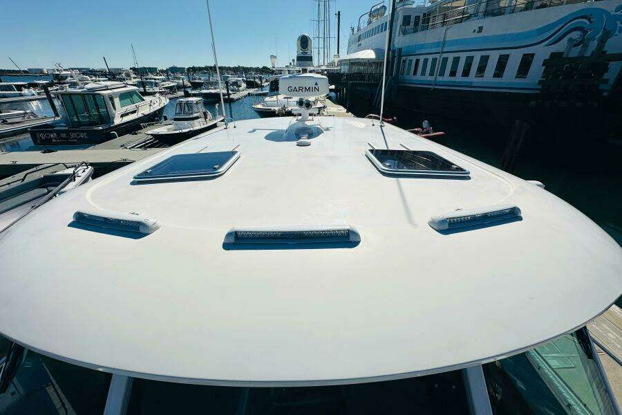 JOMO 39ft Back Cove Yacht For Sale