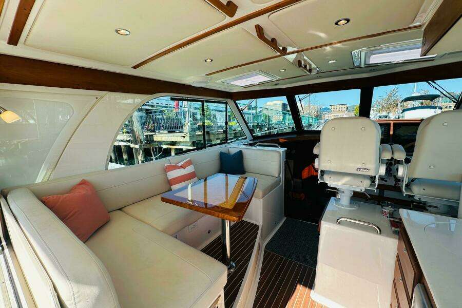 JOMO 39ft Back Cove Yacht For Sale