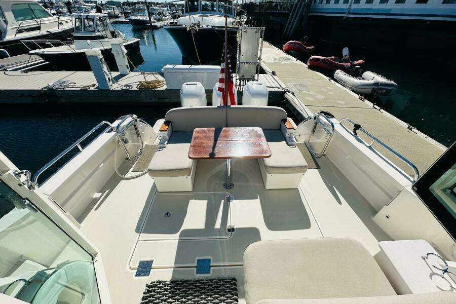 JOMO 39ft Back Cove Yacht For Sale