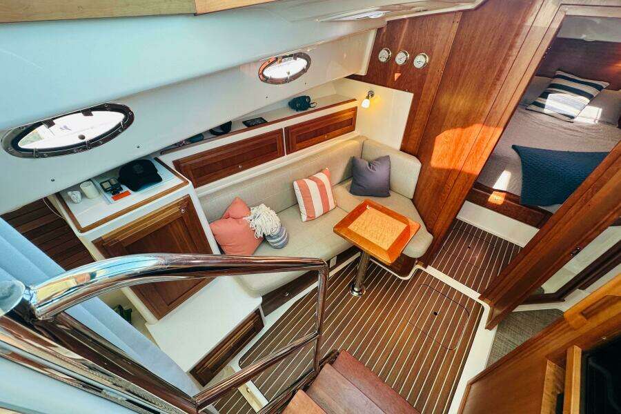 JOMO 39ft Back Cove Yacht For Sale