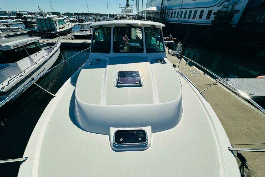 JOMO 39ft Back Cove Yacht For Sale