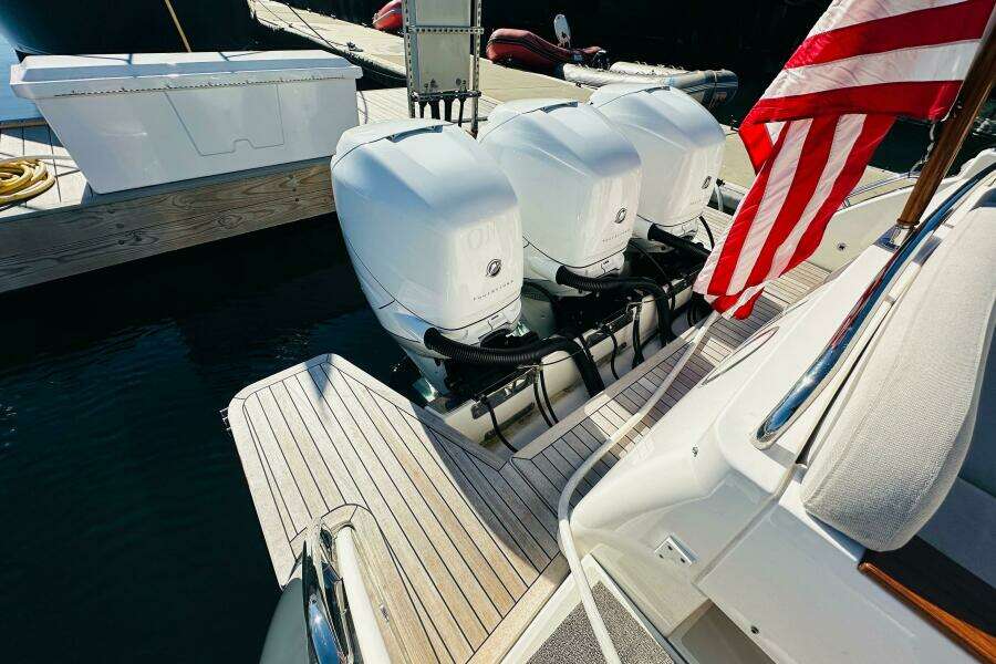JOMO 39ft Back Cove Yacht For Sale