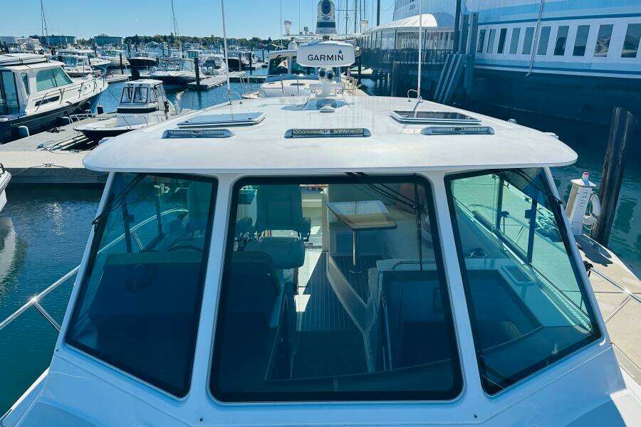 JOMO 39ft Back Cove Yacht For Sale