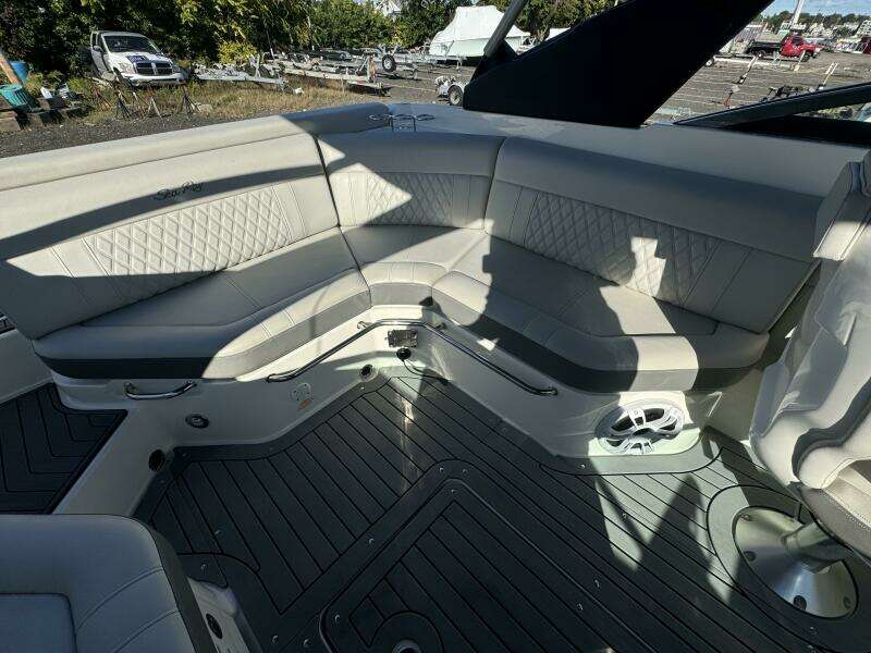 25ft Sea Ray Yacht For Sale