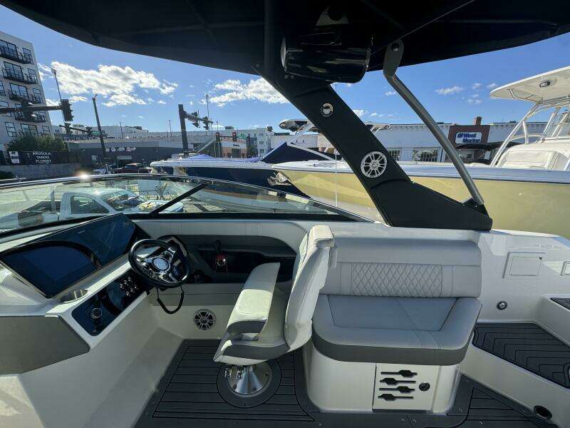 25ft Sea Ray Yacht For Sale