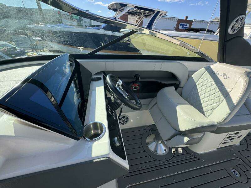 25ft Sea Ray Yacht For Sale