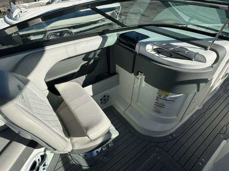 25ft Sea Ray Yacht For Sale