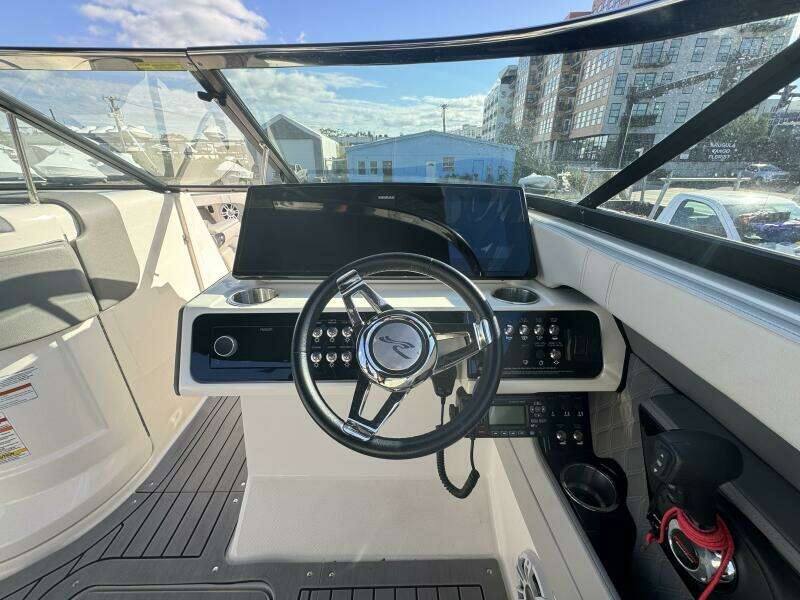 25ft Sea Ray Yacht For Sale