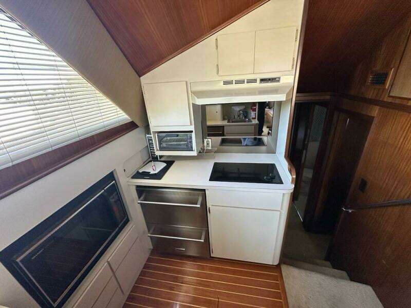 Summer Shack 48ft Hatteras Yacht For Sale