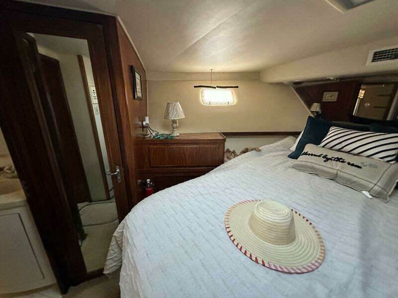 Summer Shack 48ft Hatteras Yacht For Sale