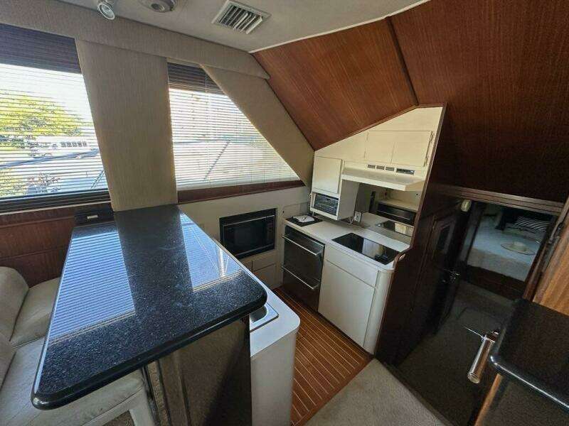 Summer Shack 48ft Hatteras Yacht For Sale