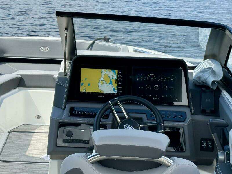 24ft Cobalt Yacht For Sale