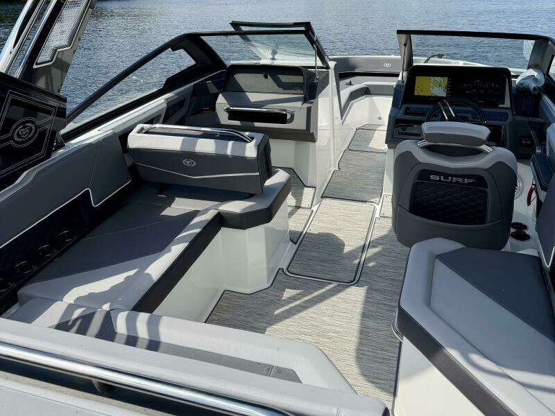 24ft Cobalt Yacht For Sale