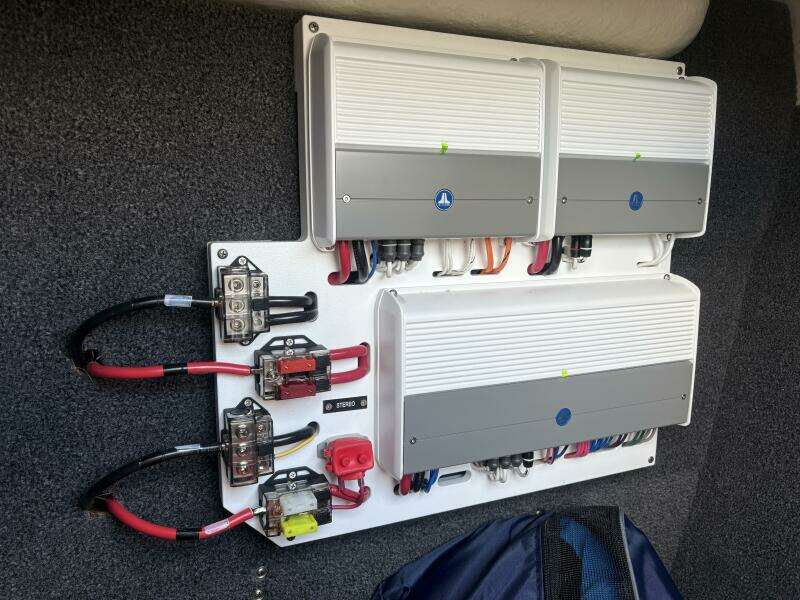 24ft Cobalt Yacht For Sale