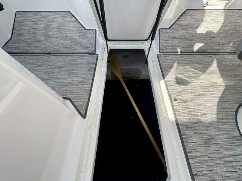 24ft Cobalt Yacht For Sale