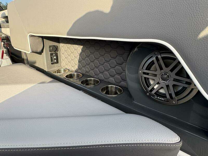 24ft Cobalt Yacht For Sale