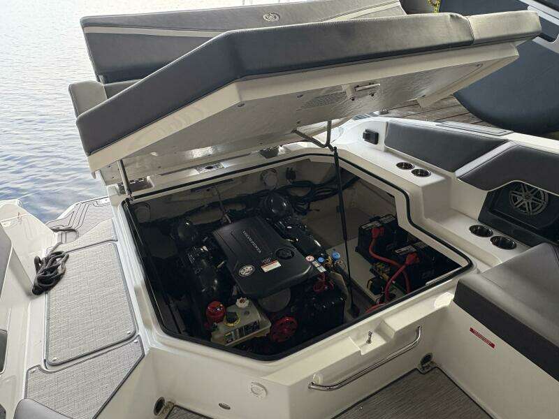 24ft Cobalt Yacht For Sale