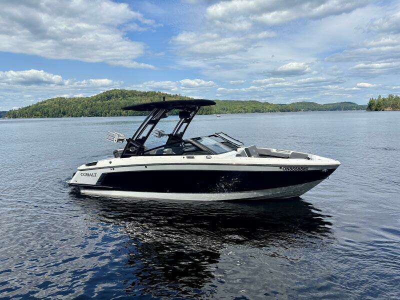 24ft Cobalt Yacht For Sale