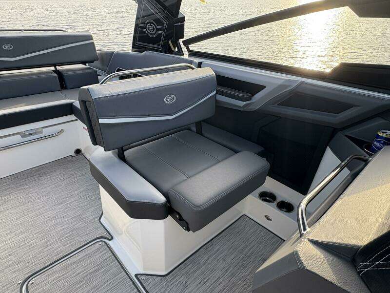 24ft Cobalt Yacht For Sale