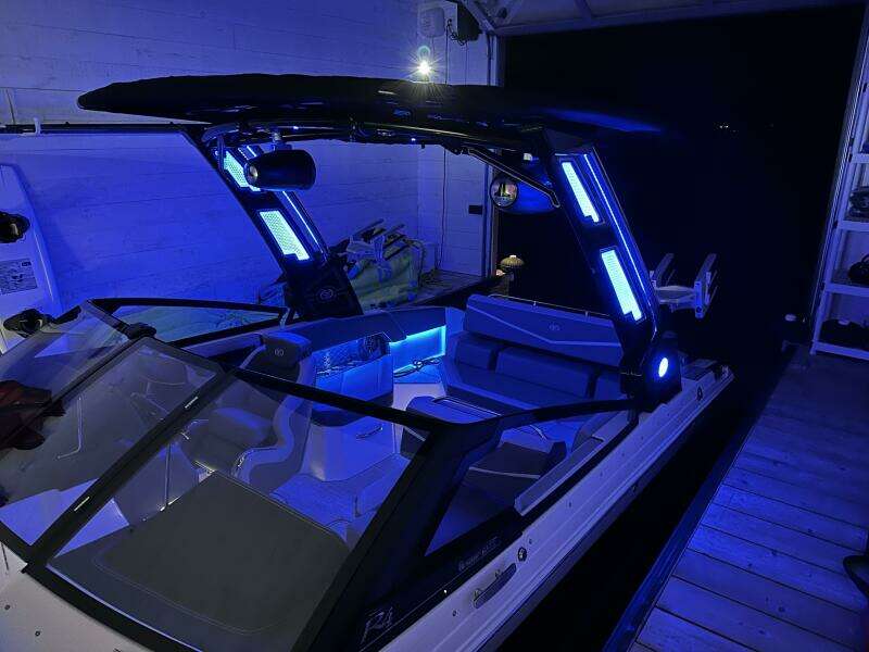 24ft Cobalt Yacht For Sale