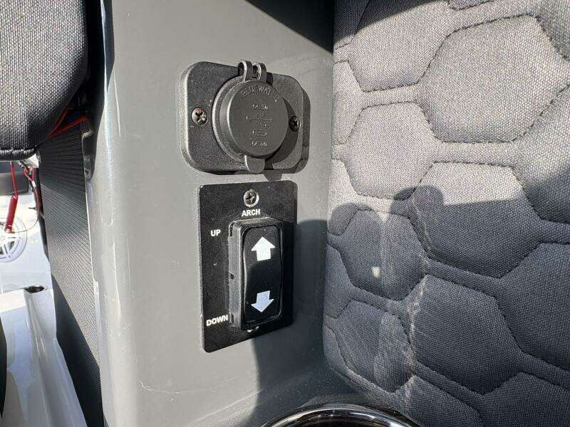 24ft Cobalt Yacht For Sale