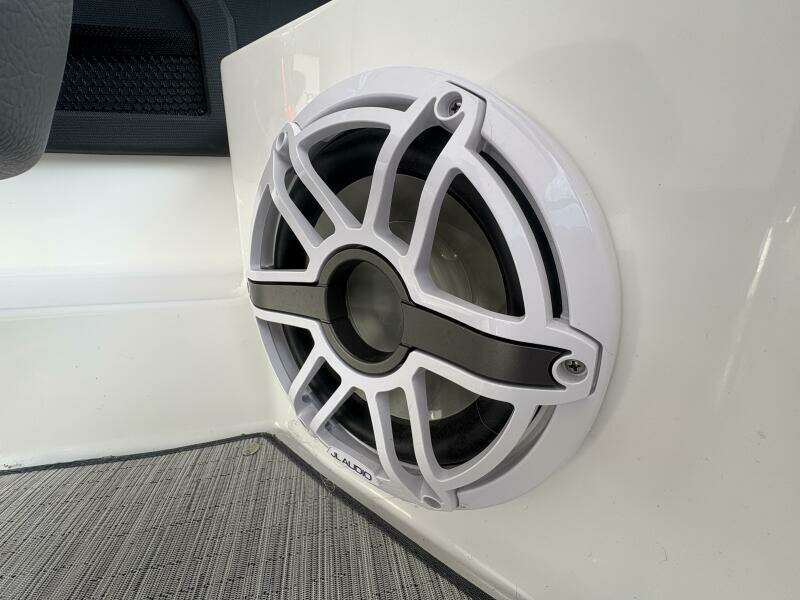 24ft Cobalt Yacht For Sale