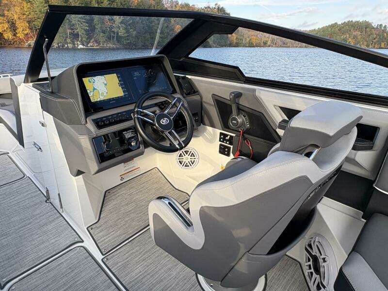 24ft Cobalt Yacht For Sale