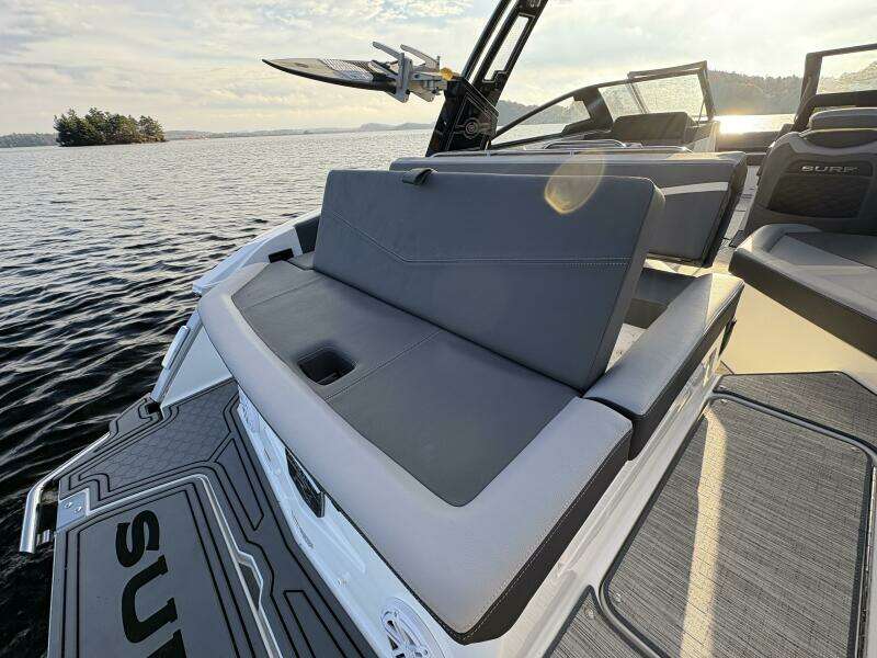 24ft Cobalt Yacht For Sale