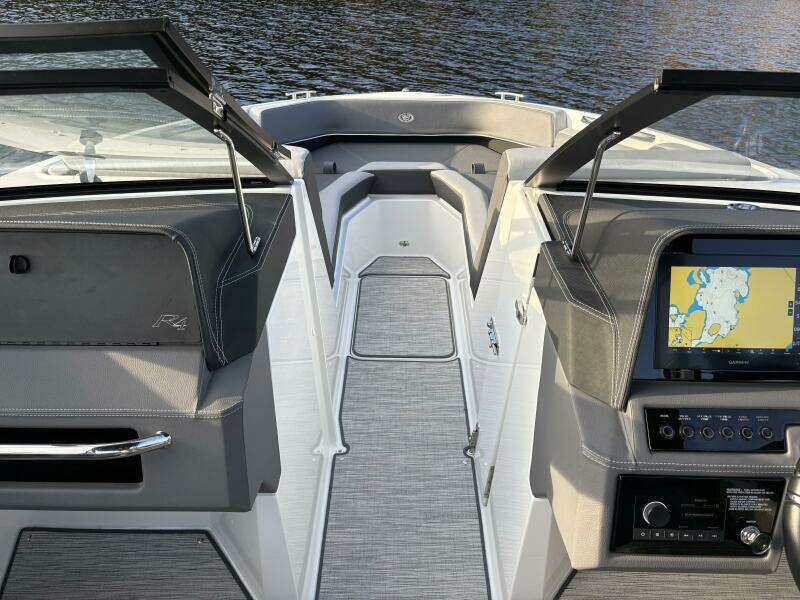 24ft Cobalt Yacht For Sale