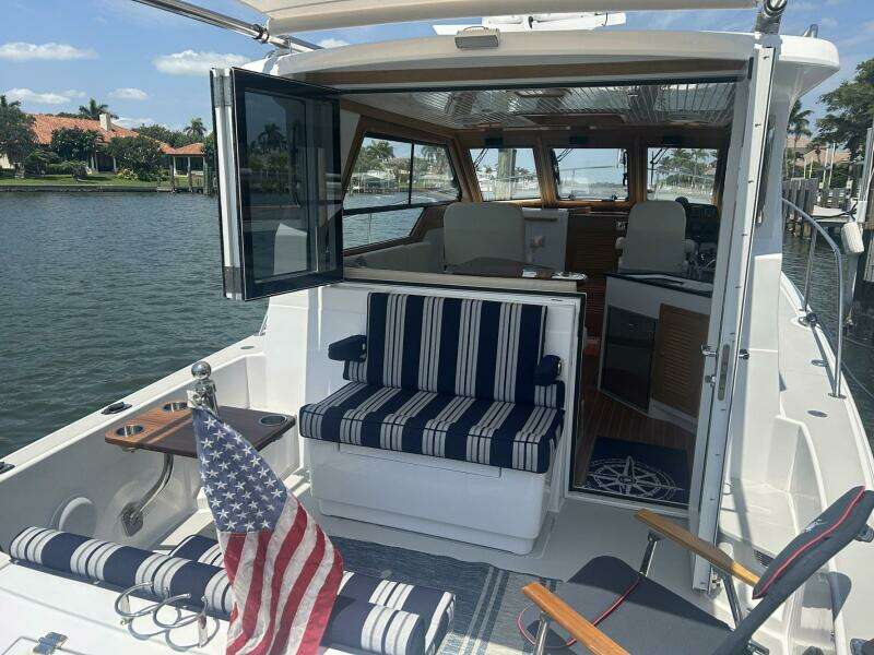 Forever Moor 34ft True North Yacht For Sale