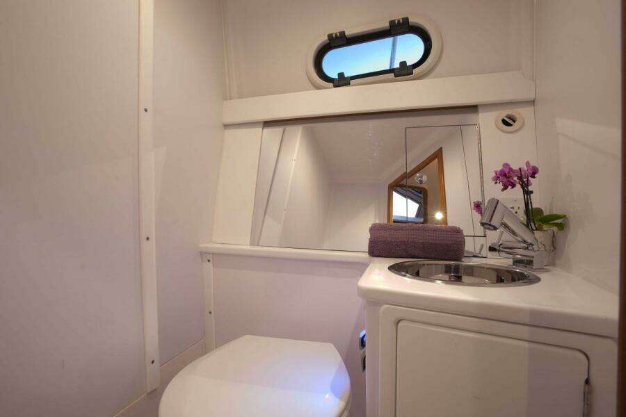 Forever Moor 34ft True North Yacht For Sale