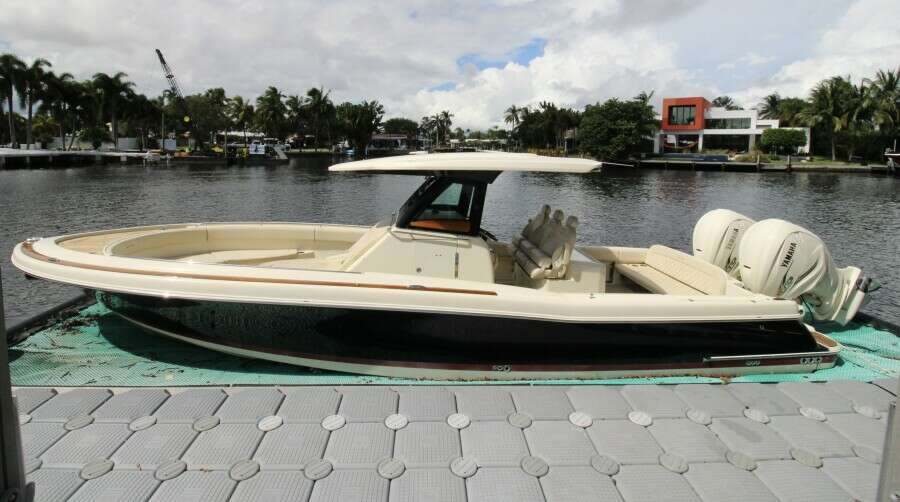 Lilaia 34ft Chris Craft Yacht For Sale