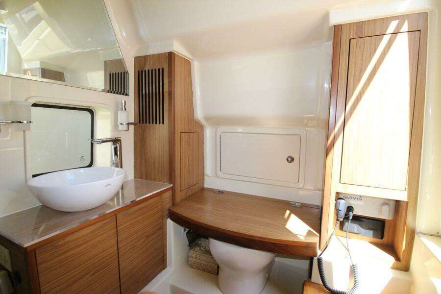 Lilaia 34ft Chris Craft Yacht For Sale