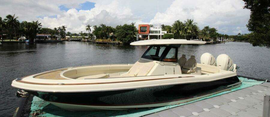 Lilaia 34ft Chris Craft Yacht For Sale