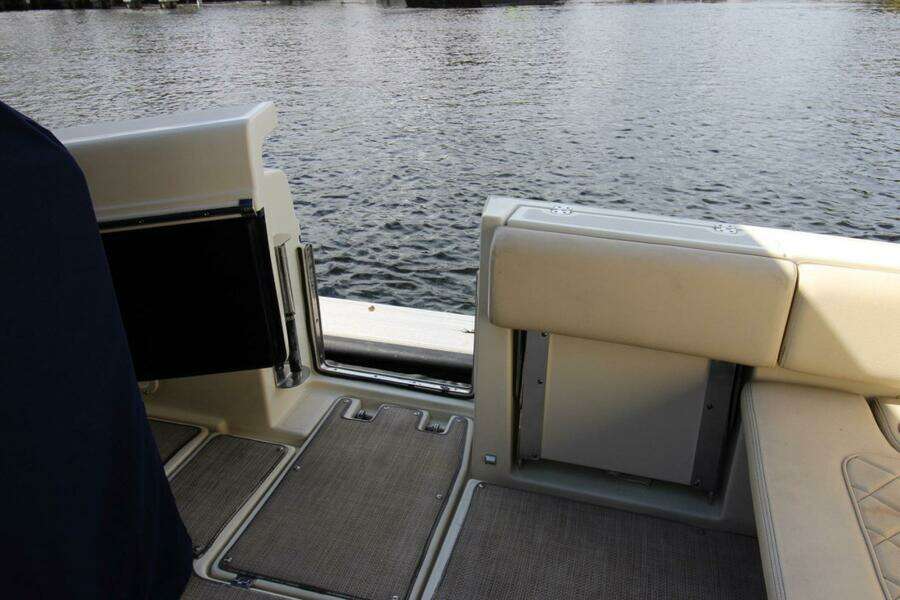 Lilaia 34ft Chris Craft Yacht For Sale