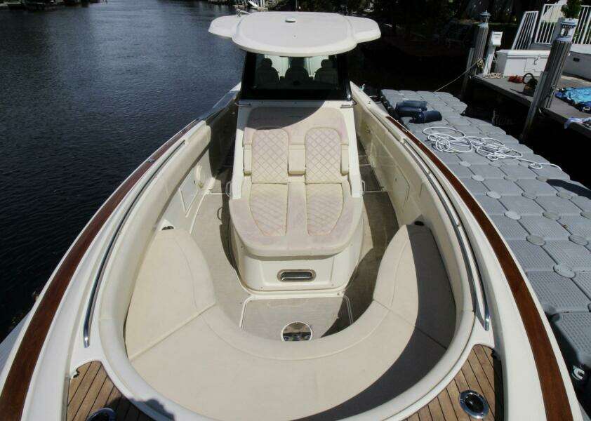 Lilaia 34ft Chris Craft Yacht For Sale