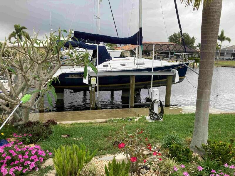 32ft Beneteau Yacht For Sale