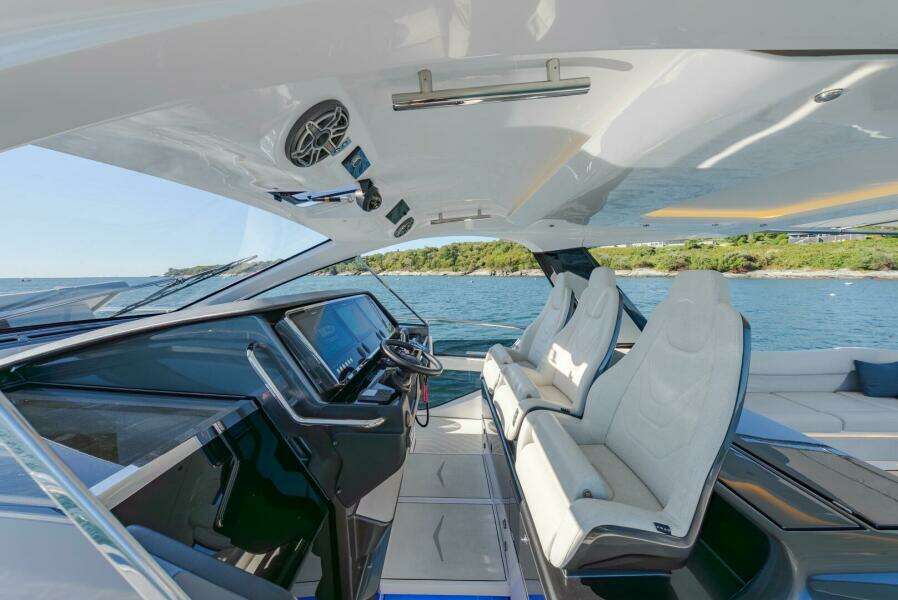 DESIDERATA 47ft Azimut Yacht For Sale