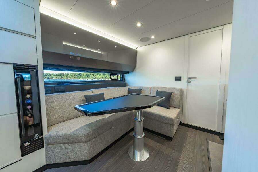 DESIDERATA 47ft Azimut Yacht For Sale